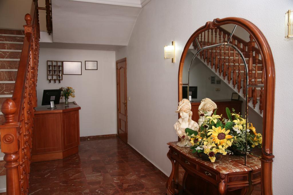 Hostal Santa Barbara Socuéllamos Buitenkant foto