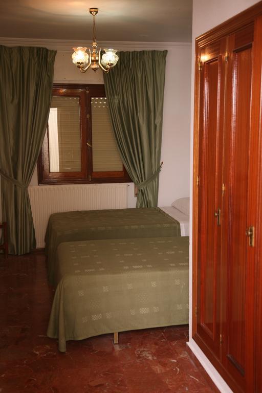 Hostal Santa Barbara Socuéllamos Buitenkant foto